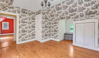 13 Hoyt Rd, Bethel, CT 06801