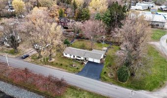 235 School St, Amherst, WI 54406