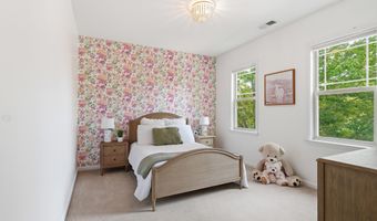 312 Briarfield Dr, Apex, NC 27502