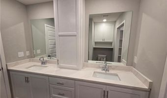 30 E 7th St, Adrian, MO 64720