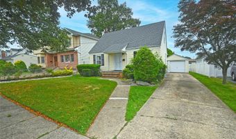57 Netherwood Dr, Albertson, NY 11507
