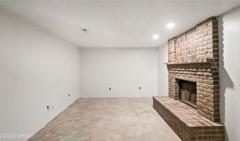 2325 E 40th Ct, Des Moines, IA 50317