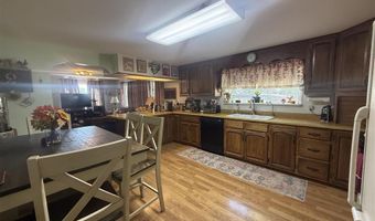 202 N Division St, Cowley, WY 82420