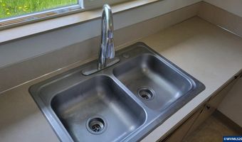 945 N 4th St, Aumsville, OR 97325