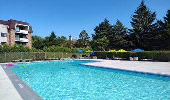 3350 N Carriageway Dr 411, Arlington Heights, IL 60004
