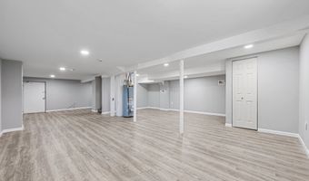 130 Deramo Pl, Bridgeport, CT 06606