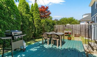 32 Thurston Ave A, Newport, RI 02840