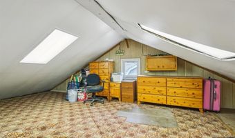 34 Carlisle St, Bergenfield, NJ 07621