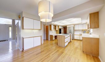 3682 Tanglewood Ct, Ann Arbor, MI 48105