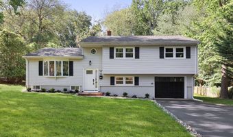 76 Swartzel Dr, Middletown, NJ 07748