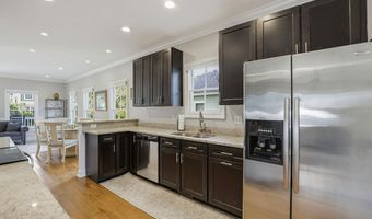318 Cockle Ln, Beaufort, SC 29906