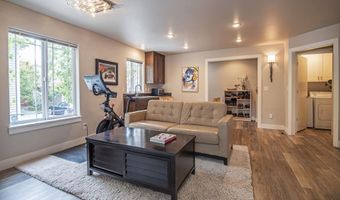 909 NW Delaware Ave, Bend, OR 97703