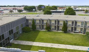 2515 6th St, Brookings, SD 57006