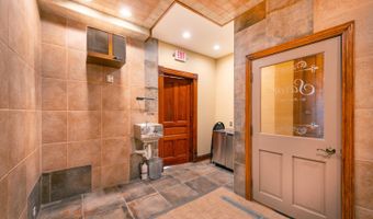 302 S Main St, Algonquin, IL 60102