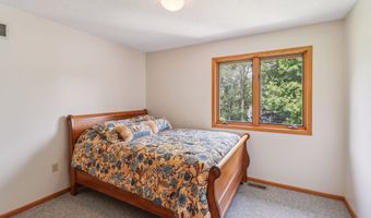 32335 Wildwood Dr, Adel, IA 50003