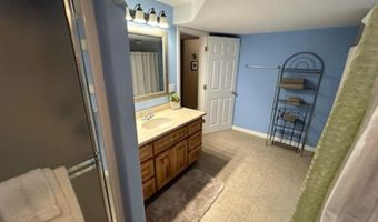 184 S 1st St W, Cowley, WY 82420