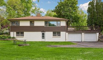 868 Oakwood Dr, Anoka, MN 55303