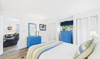 34 Beach Plum Rd, Narragansett, RI 02882
