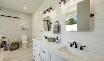 5120 Country Hills Dr, Aurora, IN 47001