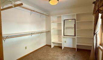 236 Wilson St, Alden, MN 56009