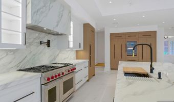 67 Robin Ln, Alpine, NJ 07620