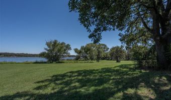 1701 W Lake Shore Dr, Alvarado, TX 76009