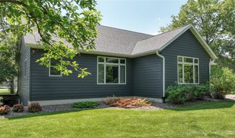 904 Timber View Dr, Altoona, WI 54720