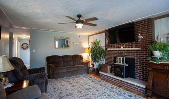 922 ARAPAHO St, Cheyenne, WY 82009