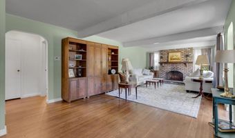 55 Bayside Ave, Amityville, NY 11701