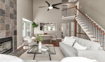 1048 Oak Glen Cir, Ballwin, MO 63021