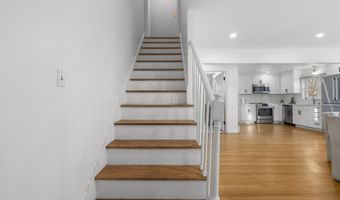 948 Wayne St, Bridgeport, CT 06606