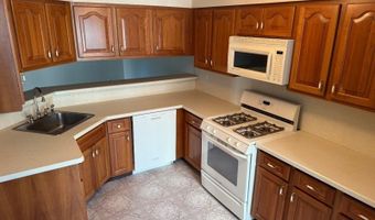 75 Homestead Ln, Bayonne, NJ 07035