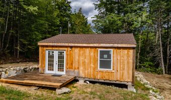 8 Magnolia Ln, Starks, ME 04911