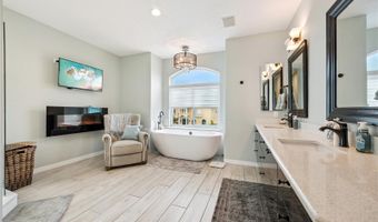 807 CHIPAWAY Dr, Apollo Beach, FL 33572