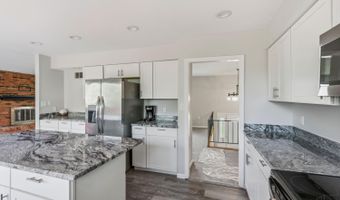 3647 E Galbraith Rd, Amberley, OH 45236