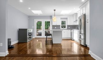 46 W 43RD St, Bayonne, NJ 07002