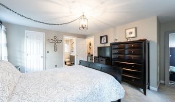 27 Arabian Way, Chester, NH 03036