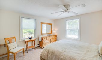 240 Bragg's Ln, Barnstable, MA 02630
