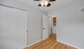 527 Blazedwood Dr, Ballwin, MO 63021