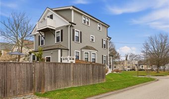 23 Clinton St, Newport, RI 02840