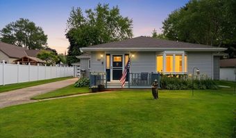 120 Vernon St, Algoma, WI 54201