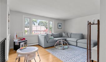 80 PECK Ave, Bristol, RI 02809