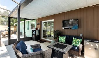 327 FRANCIS Dr, Apollo Beach, FL 33572