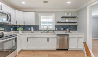 105 School St, Bay, AR 72411