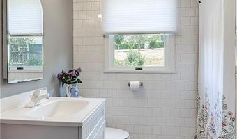 22 JH Dwyer Dr, Middletown, RI 02842