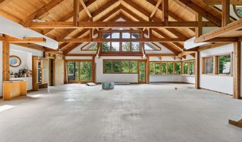 817 Gulf Rd, Barnard, VT 05031