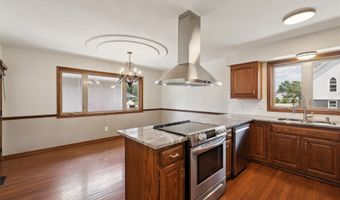 506 2nd Ave SW, Altoona, IA 50009