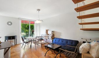 4979 BATTERY Ln 4979-1, Bethesda, MD 20814
