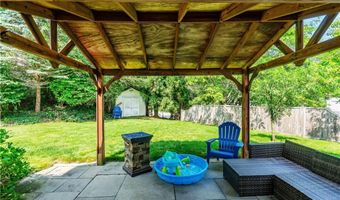 50 S Pond Dr, Coventry, RI 02816