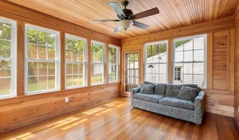 9 Sunset Dr, Altamont, NY 12009